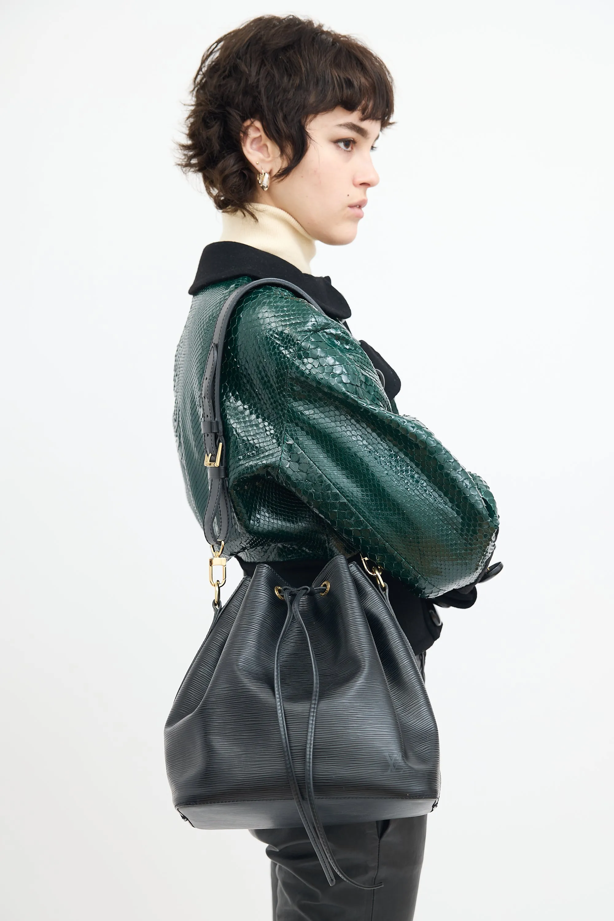 Black Epi Leather Petit Noé Bucket Bag