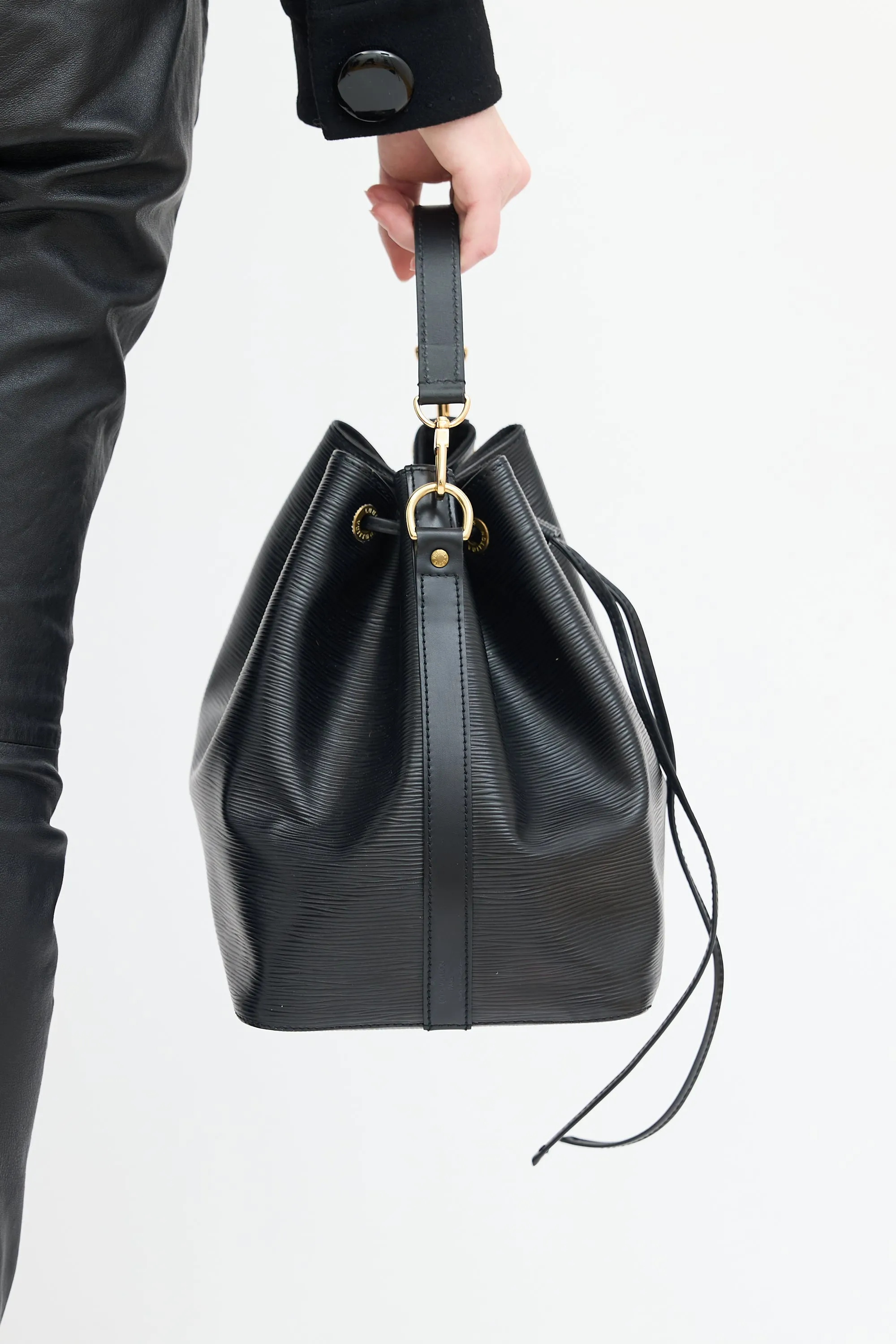 Black Epi Leather Petit Noé Bucket Bag